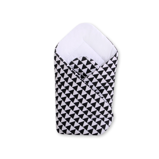 Babynest with stiffenig- triangles black