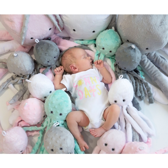 Cuddly octopus with rattle - green
