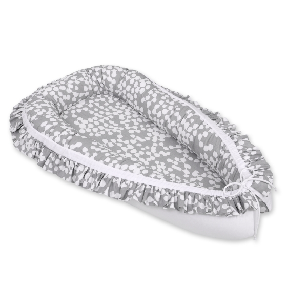 Doublesided Babynest with a ruffle - bubbles gray/white