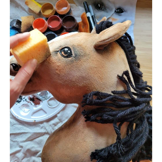 Hobby Horse - dark chestnut horse A3