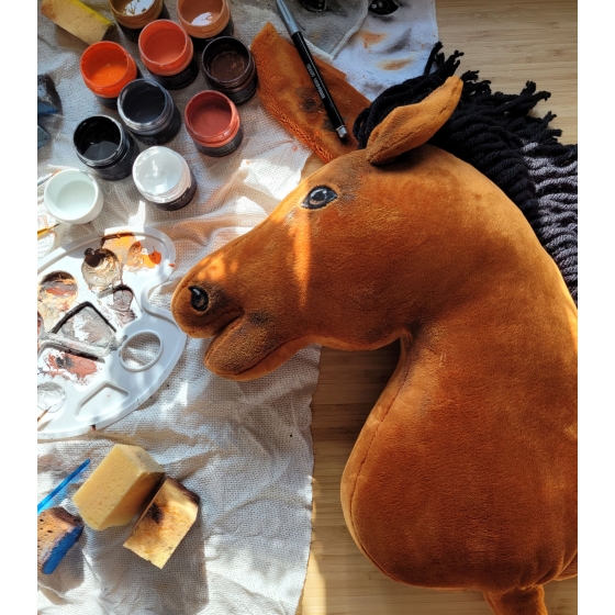 Hobby Horse - light bay horse A3