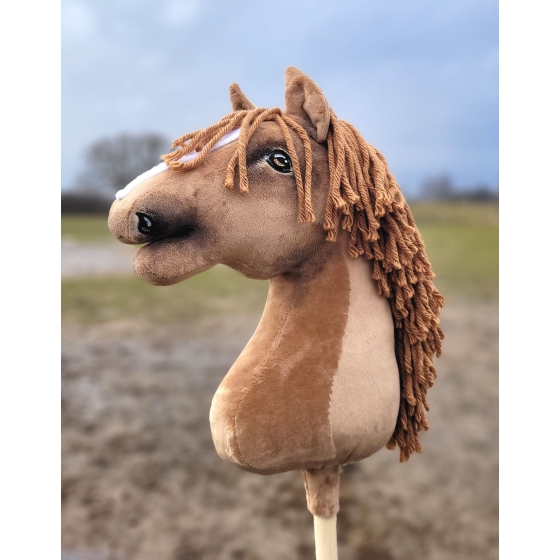 Hobby Horse - light chestnut horse A3