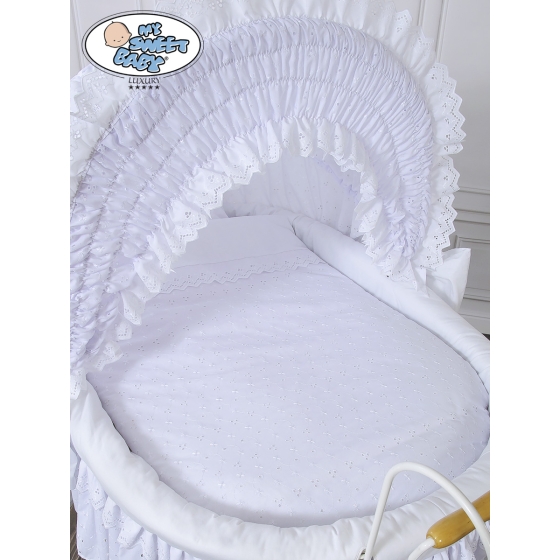 White Moses Basket in Retro Style Wicker Crib Charlotte