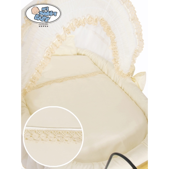 Vintage moses basket Cream