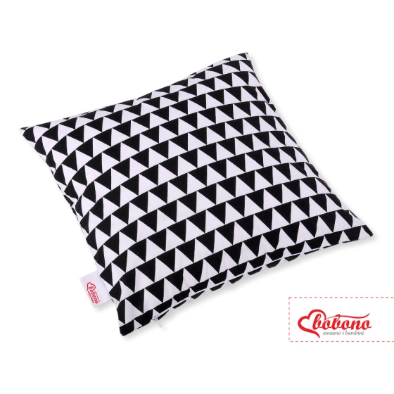 Pillow case - triangles black